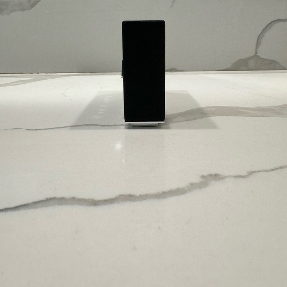 Prada Logo Plaque - Picture 5 of 9